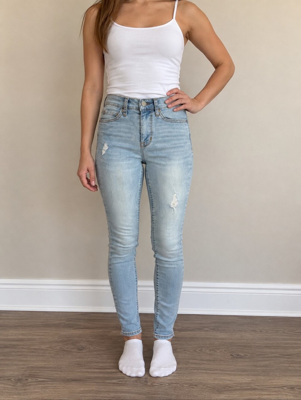 Aeropostale light wash skinny distressed jeans